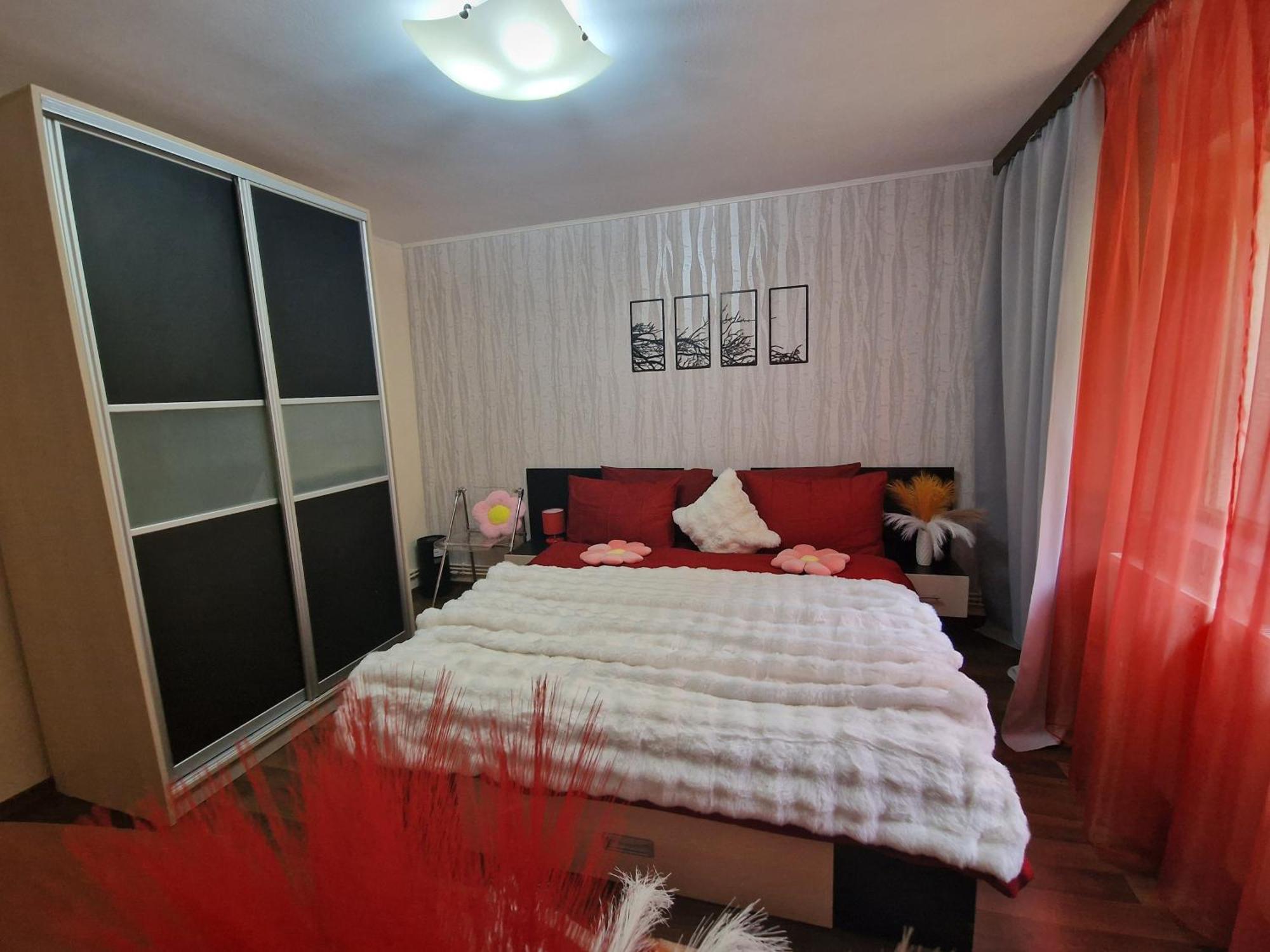Apartament Red & Yellow Slănic-Moldova Exteriör bild