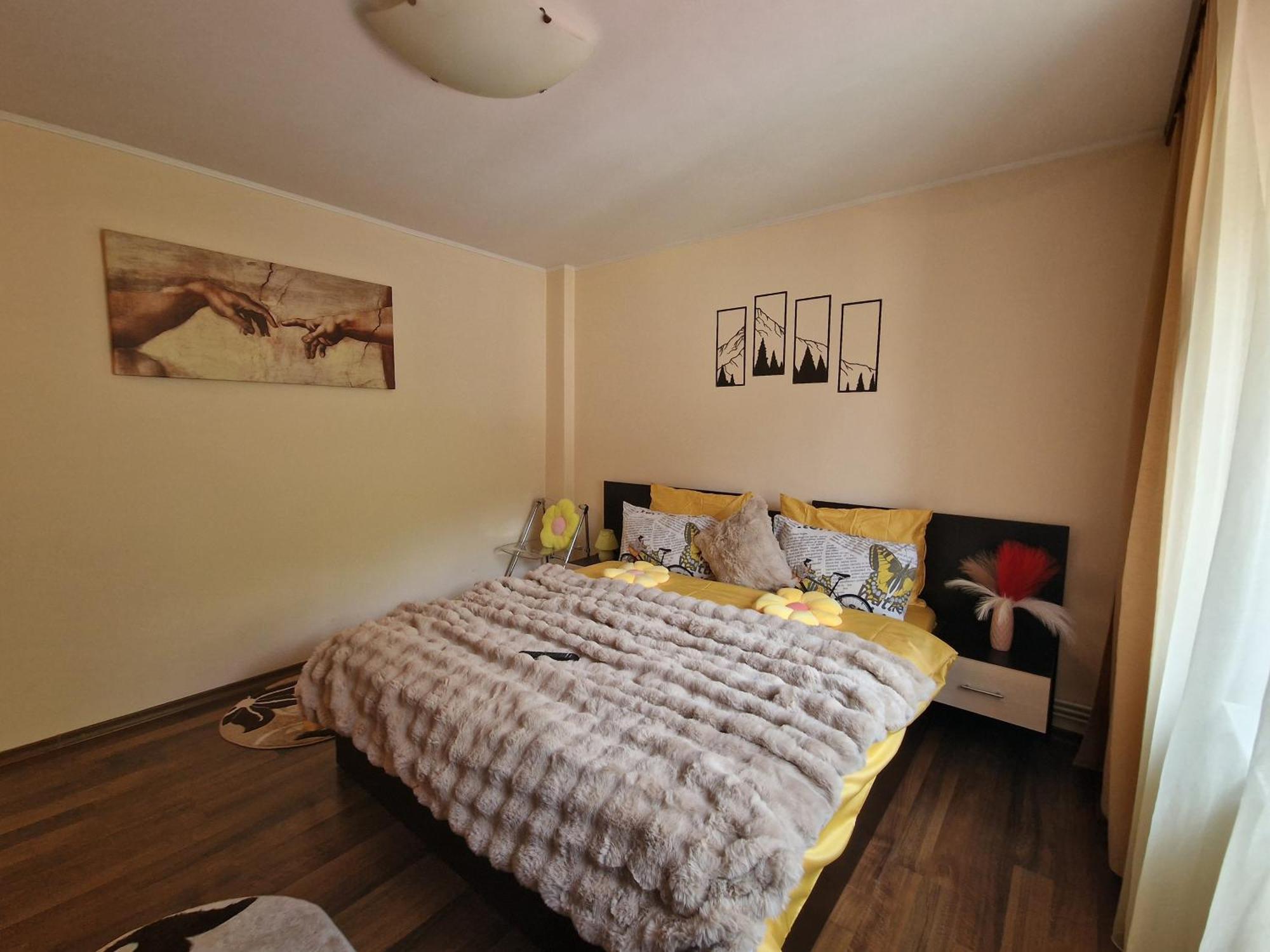 Apartament Red & Yellow Slănic-Moldova Exteriör bild