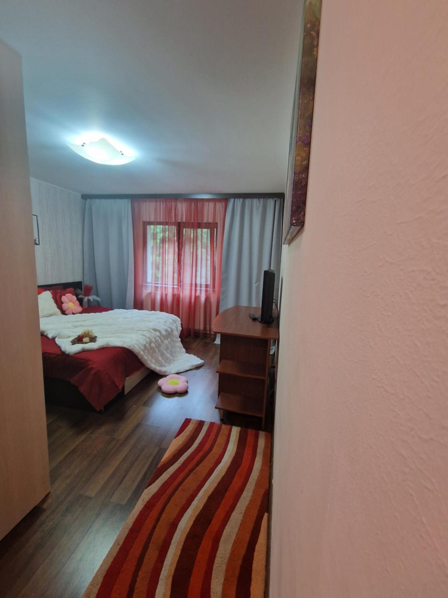 Apartament Red & Yellow Slănic-Moldova Exteriör bild