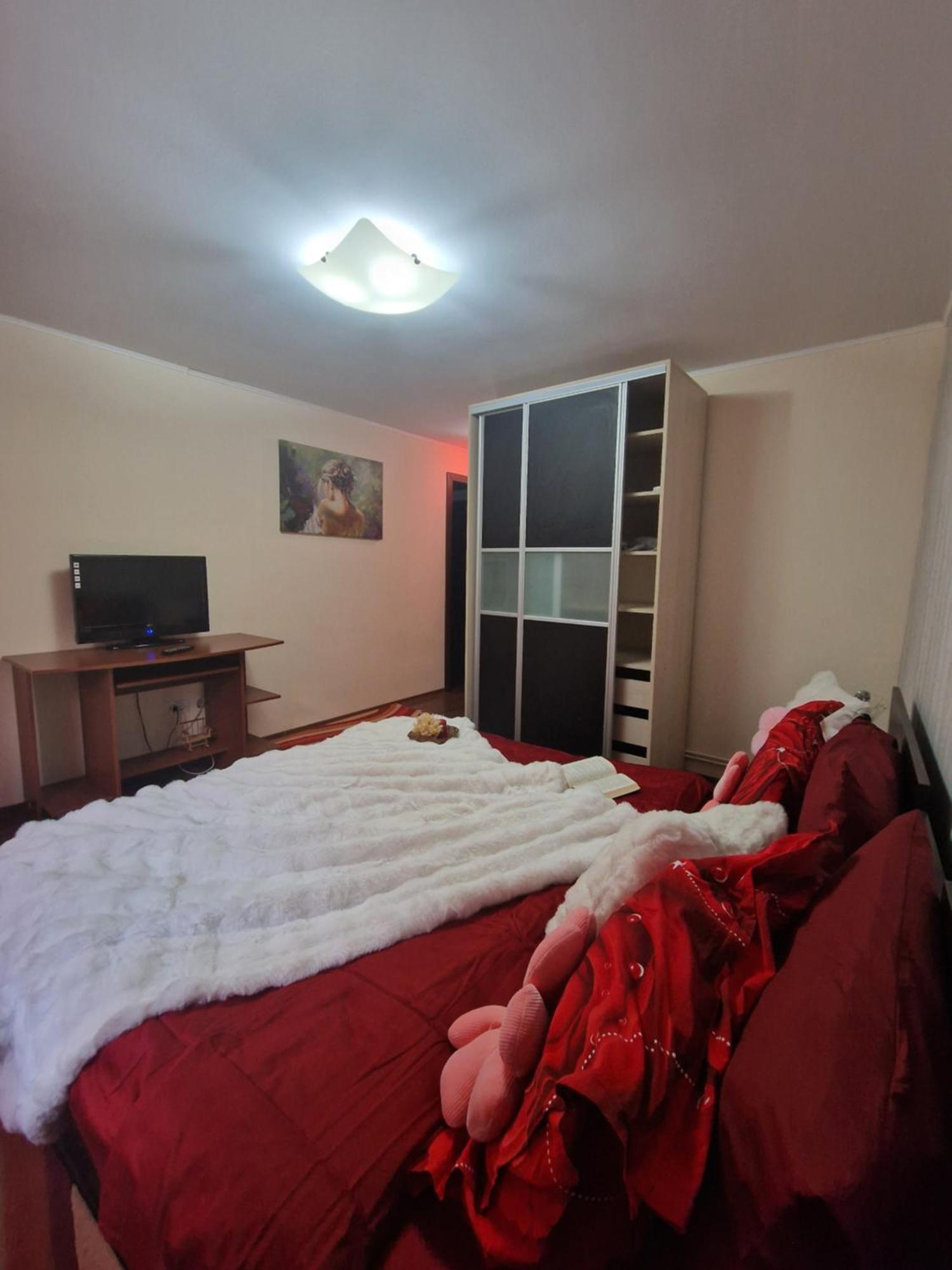 Apartament Red & Yellow Slănic-Moldova Exteriör bild